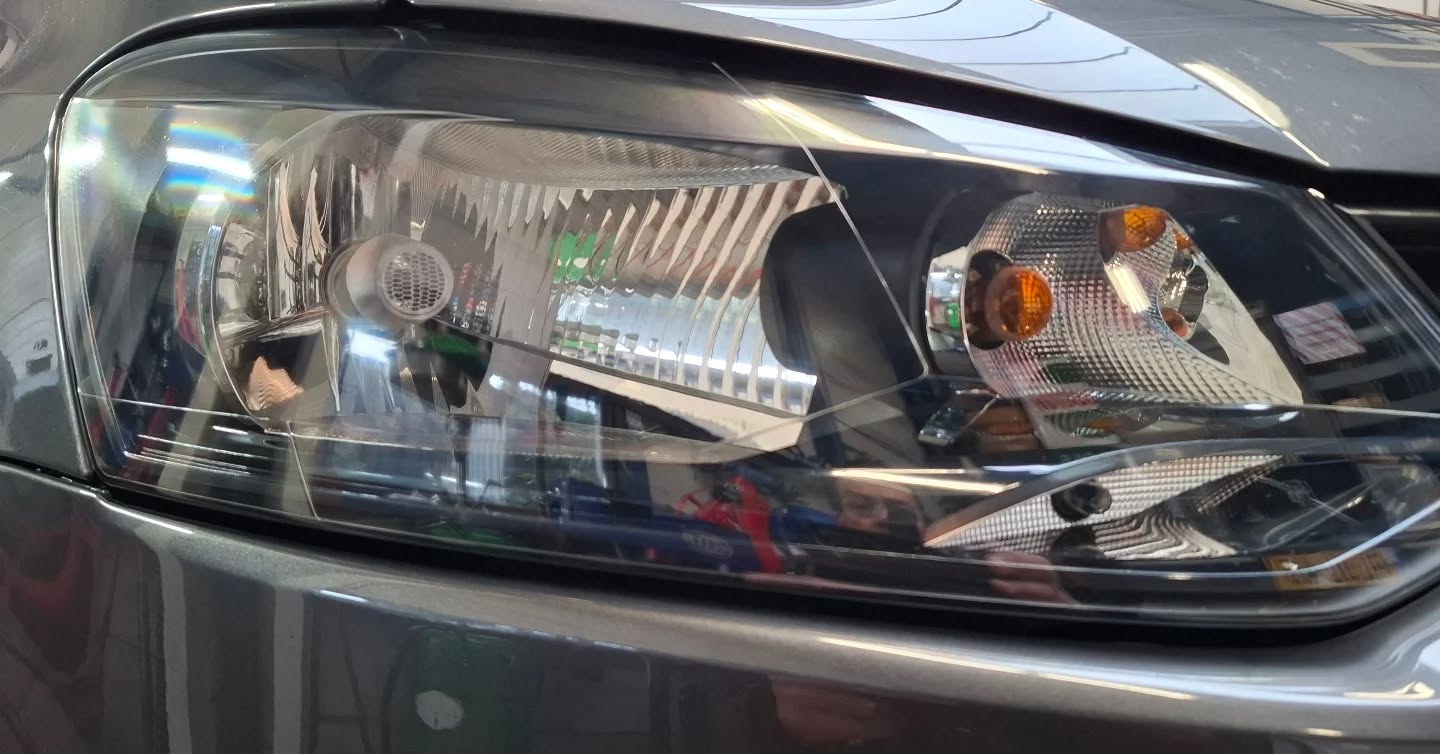 Opheldering. Weinig verlichting? Last van doffe koplampen? Daar is iets aan te doen!