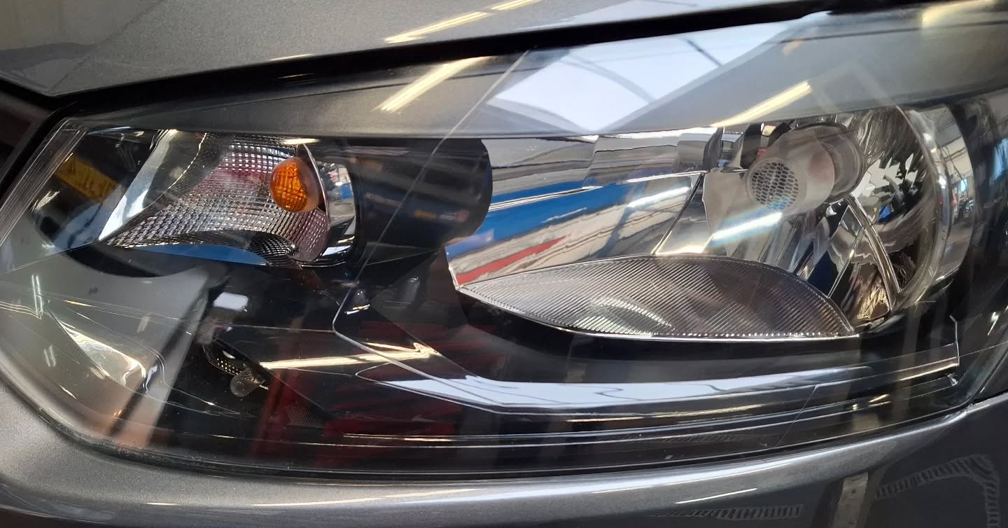 Opheldering. Weinig verlichting? Last van doffe koplampen? Daar is iets aan te doen!